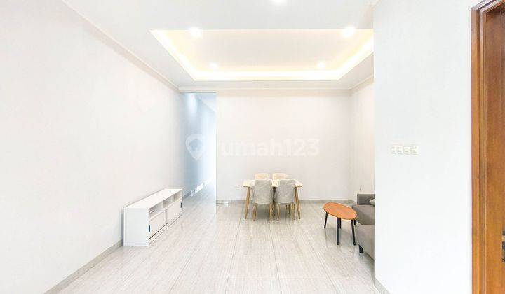 Rumah Luas Strategis 10 Menit ke Lippo Mall Puri Dibantu KPR J27385 2