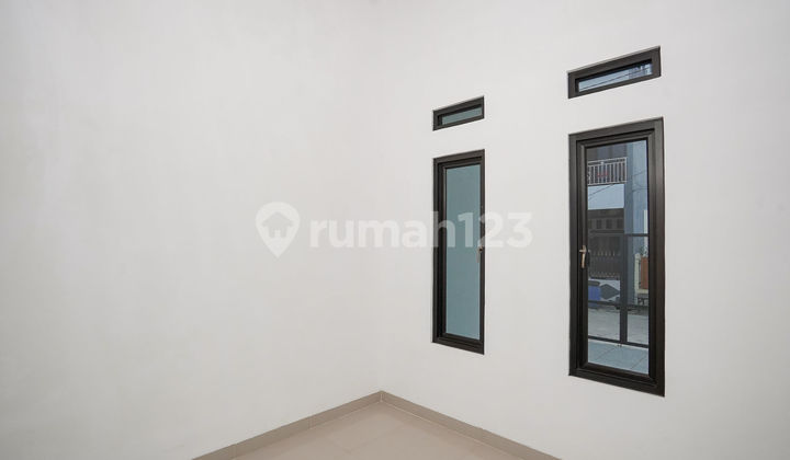Rumah 14 Menit ke Summarecon Mall Bekasi SHM Dibantu KPR J-33030 2