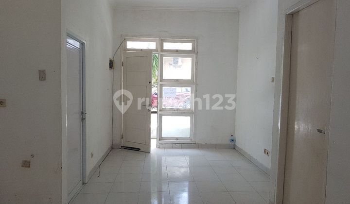 Spacious 1-Story House Near Cibubur, 15 Minutes to Toll Gate, KPR Assistance J31307 2