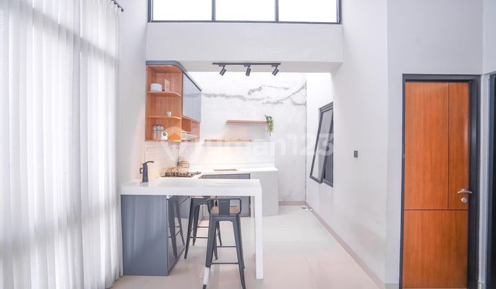 Rumah 2 Kamar SHM di Bekasi Dekat Summarecon Mall Hadap Timur J36510 2