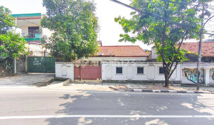 Rumah 2 Lt Siap Huni 10 Menit ke Siloam Hospitals Kebon Jeruk Bisa KPR J-28424 1