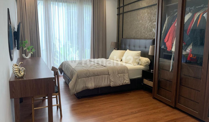 Spacious Luxury House 3 Minutes to Cinere Bellevue Mall with KPR J42736 Assistance 2