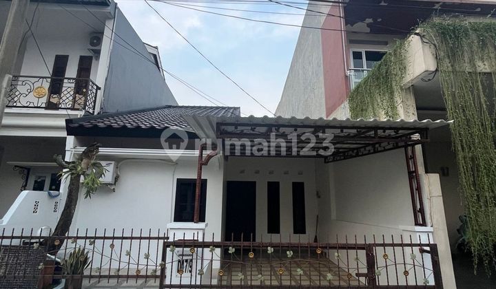 Rumah 10 Menit ke Mall Paradise Walk Serpong SHM Dibantu KPR J-23212 Rumah 10 Menit ke Mall Paradise Walk Serpong SHM Dibantu KPR J-23212