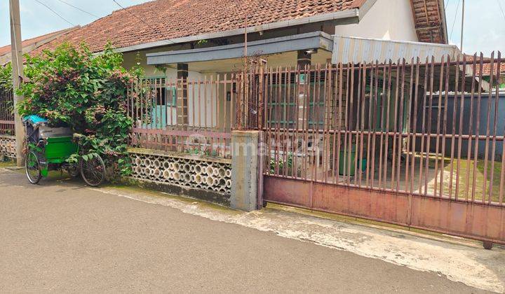 Dijual Rumah Tua Hitung Tanah di Jl. Cibalok Kota Bogor Tengah 1