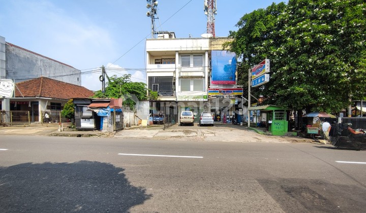 For Sale and For Rent Strategic Shop House on Jl. Pahlawan - Suitable for Business & Office, Super Easy Access For Sale and For Rent Strategic Shop House on Jl. Pahlawan - Suitable for Business & Office, Super Easy Access