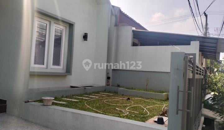 Rumah Minimalis 1 Lantai Bertaburan Sinar Matahari Pagi Bukit Cimanggu City 2