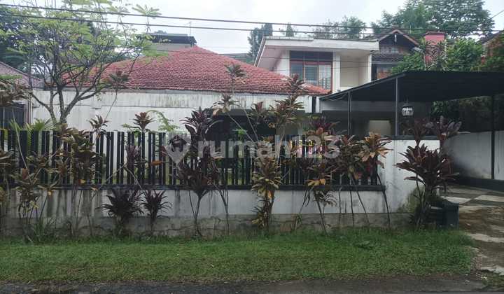 Dijual Rumah 2 1/2 Lantai Dengan 13 Kamar Tidur dan 5 Kamar Mandi di Pusat Kota Bogor Dijual Rumah 2 1/2 Lantai Dengan 13 Kamar Tidur dan 5 Kamar Mandi di Pusat Kota Bogor