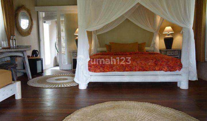 Wooden Villa full View 2 Lantai Bagus di Jalan Pantai Kedungu SHM 8