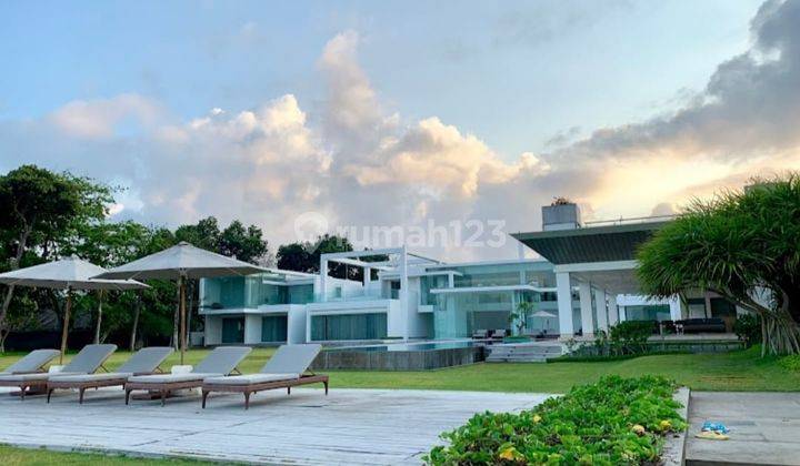 Villa Luxury Rare Beach Front di Area Seminyak Batu Belig Bali 1