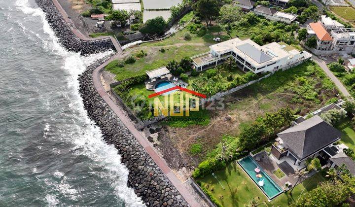 Beachfront Villa in the Ketewel Area, Gianyar, Bali 1