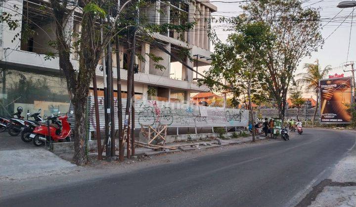 Ruko 3 Lantai di area Berawa Canggu Jalan Utama.  2