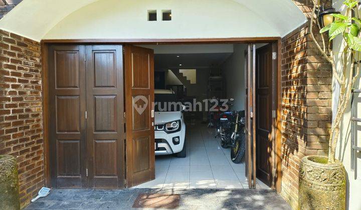 Nice 2-storey house on Jalan Imam Bonjol, Denpasar near TSM 2