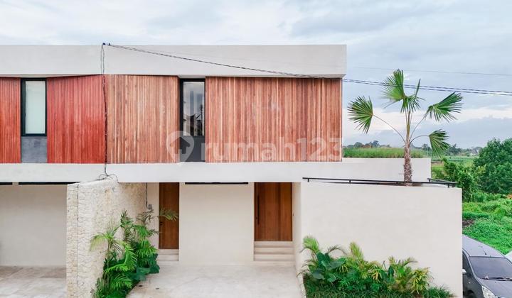 BRAND NEW LUXURY VILLA DI AREA MENUJU PANTAI NYANYI BERABAN BALI