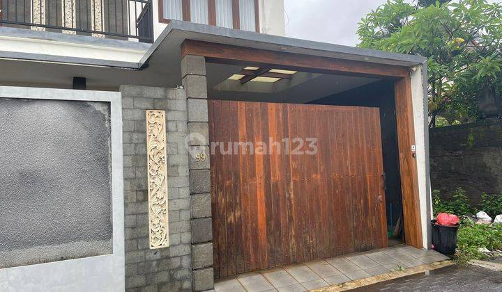 Rumah 2 Lantai Bagus Furnished SHM di Jalan Tukad Balian, Denpasar 1