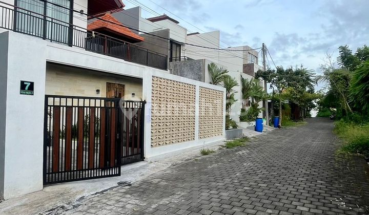 Brand New Villa 3 Beds di Tibubeneng Canggu