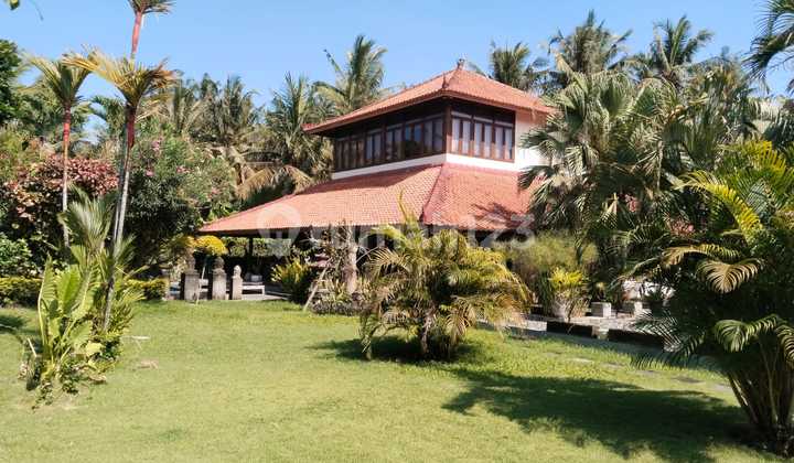 VILLA BESAR DI PANTAI SABA GIANYAR BALI VILLA BESAR DI PANTAI SABA GIANYAR BALI