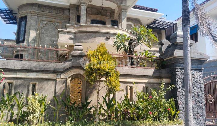 Rumah 2 Lantai Bagus Semi Furnished SHM di Renon, Denpasar 1