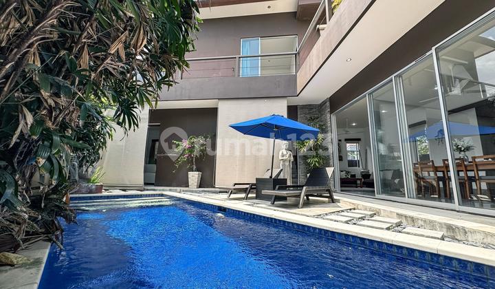 Modern 2-Story Villa with Rice Field View in Kesambi Kerobokan