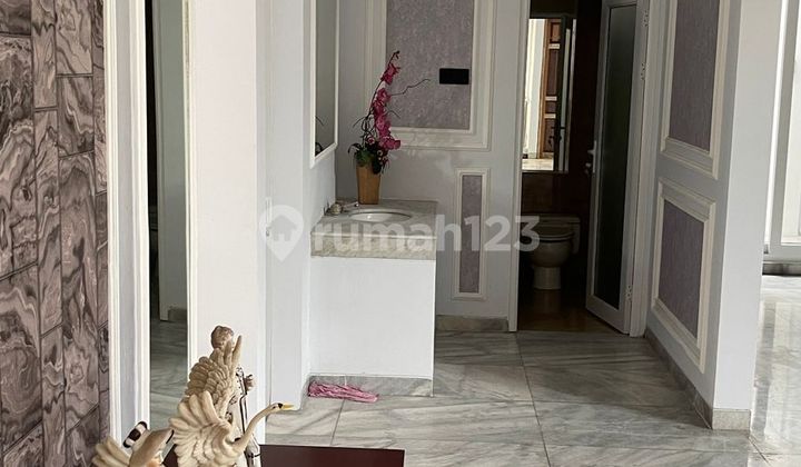 Ready-to-occupy house in the elite area of Jalan Gatot Subroto, Denpasar, Bali. 2