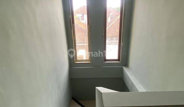 Rumah 2 Lantai Bagus Semi Furnished SHM di Jalan Tukad Yeh Aya, Denpasar 2