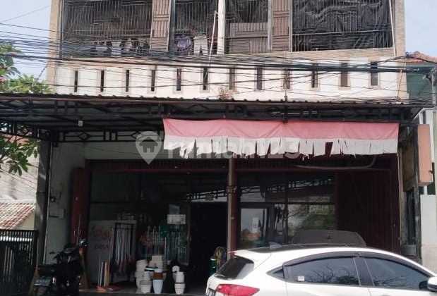 STRATEGICALLY LOCATED SHOPHOUSE IN WEST DENPASAR BALI 2