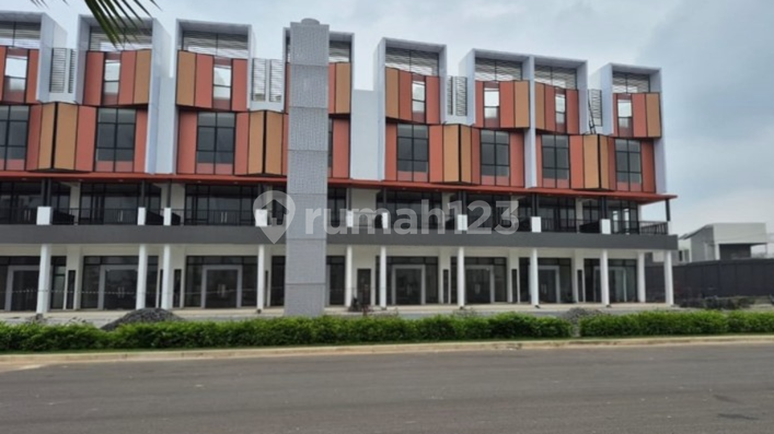 Ruko Gading Boulevard 3 Floors 5X15 Facing the Road SCG Summarecon Crown Gading 2
