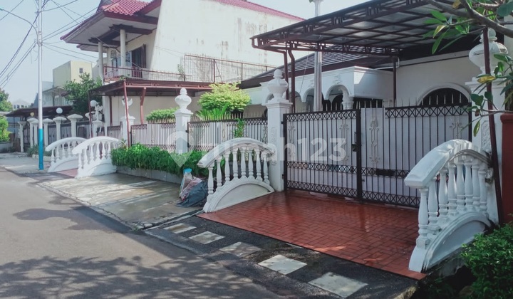 Rumah Dengan Luas 368m2 Type 4kt Jatiwaringin Jakarta Timur 3