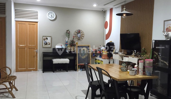 Ready-to-occupy house, size 7x17, 119m², Taman Modern, Cakung, East Jakarta