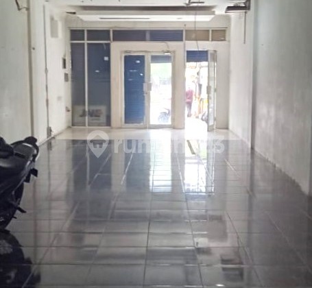 Main road-facing shop house, 119m wide, Cipinang, East Jakarta. 2