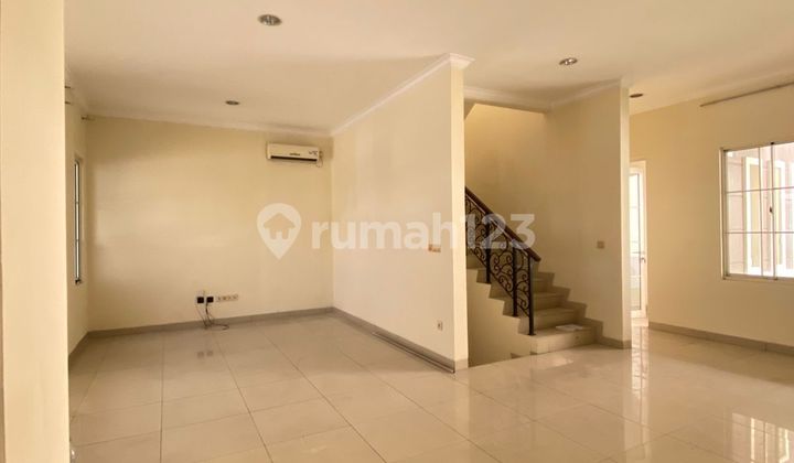 Rumah Di Green Lake City Cluster Eropa, Ukuran 8 X 20, Bagus 2