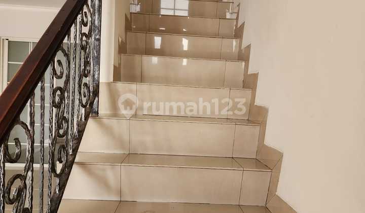 House in Green Lake City Cluster West Ierope, Size 4 X 15, Empty, Good and Neat