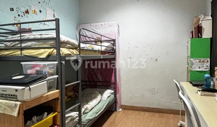 House in Kreaek Indah 2, Size 4 x 13.5, Semi-furnished, 2 Floors, Good Condition. 2