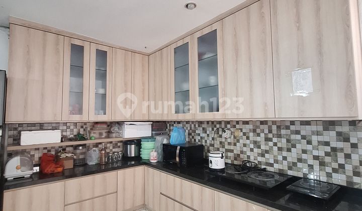 House in Metro Permata 2, size 9 x 16, semi-furnished, 2 floors, good condition. 2