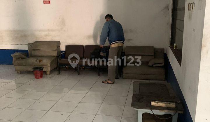 Shophouse in Tangerang City, Land Area 340 M2, Building Area 340 M2, Size 10 X 25, Strategic Location 1