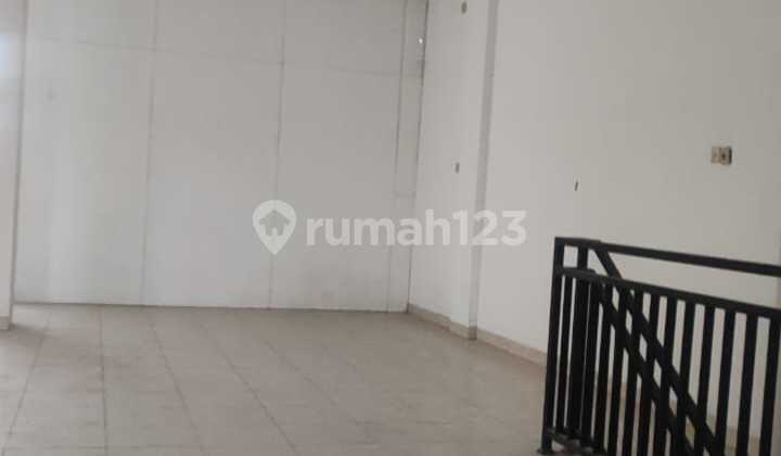 Attached 2-Unit Shop House in Karang Tengah, Size 4x15, 2 Floors, on Main Road, Good Condition Attached 2-Unit Shop House in Karang Tengah, Size 4x15, 2 Floors, on Main Road, Good Condition