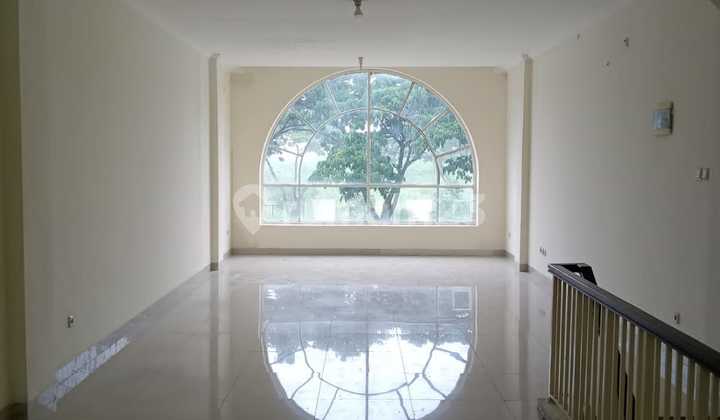 Ruko Cordoba Di Green Lake City, 4 Lantai Ukuran 4.5 X 15, Bagus
