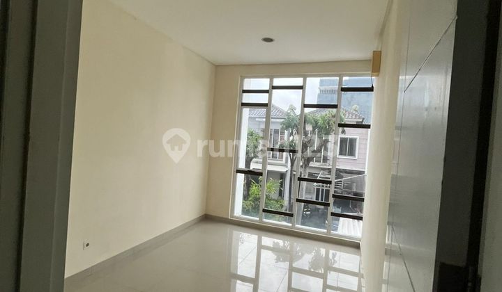 House in Green Lake City, Latin America Cluster, Size 6 X 18, Good 2