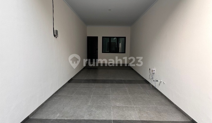 Rumah Baru Di Daerah Tanjung Duren Ukuran 3.5 X 19.2, 3 Lantai, Bagus