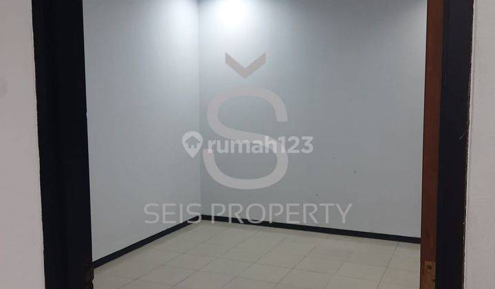 Rumah 2 Lantai Bagus Furnished SHM di Taman Sakura, Bandung 5