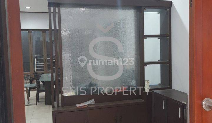 Rumah 2 Lantai Bagus Furnished SHM di Taman Sakura, Bandung 6