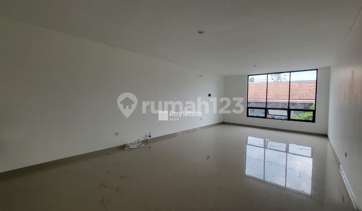 Shophouse 2 Lantai Dijual di Jalan Umalas. Cocok Untuk Gym, Kedai Kopi... 2