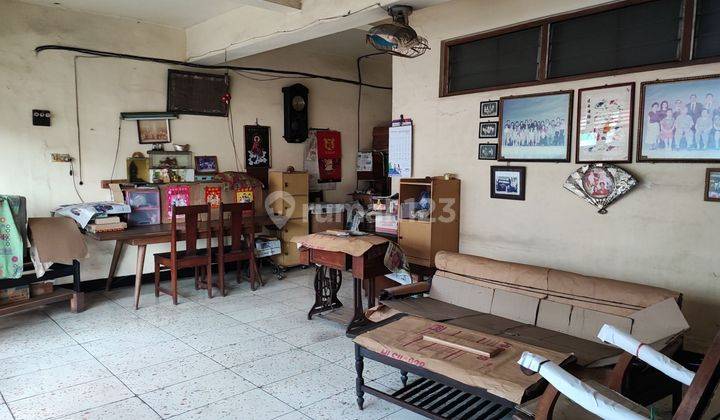 Selling Shophouse in City Center with 4 floors 2