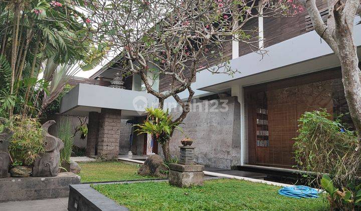 Villa for sale furnished with sea view in Jimbaran, South Kuta 1