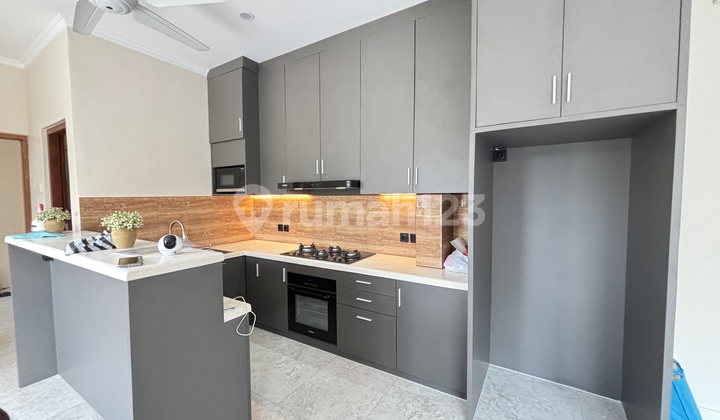 New Villa For Longlease At Gunung Athena, Padang Sambian Kelod