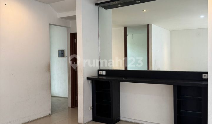 Di Jual Rumah Dalam Komplek Dengan@Kamar Tidur 3+1 di Jalan Raya Cargo 2