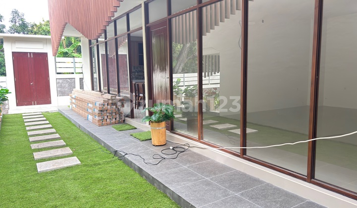 Available 8 Unit Villas for Long Lease in Semer Kerobokan, North Kuta.