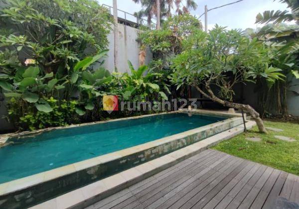 3 bedrooms villa for rent at Canggu, Tibubeneng, strategic location, close to Berawa area 1