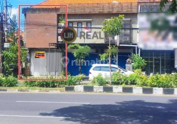 Shophouse for rent at Seminyak, strategic location, well maintained, close to Kerobokan area 1