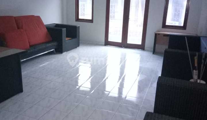 For Sale: 2.5-Story Shop House on Jalan Raya Sesetan, South Denpasar. 2