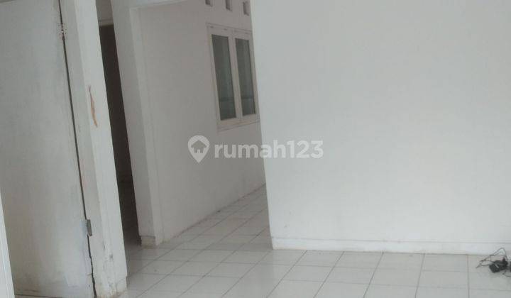 Rumah 1 lantai. Dekat sekolah Binus, pintu Tol Jelupang - Jakarta 2